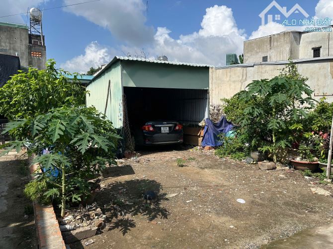Bán đất LÔ GÓC 100m2 gần Big C GO Dĩ An,SHR đường xe hơi,giá rẻ