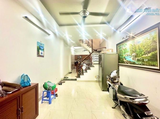 BÁN NHÀ CỔ LINH - 42.6M2 - LÔ GÓC - Ô TÔ CÁCH 12M - GẦN AEON MALL - NHỈNH 6.3 TỶ