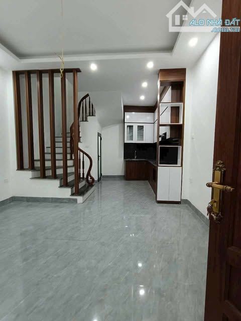 Bán Nhà Ngõ 414 Ngọc  Thụy, Long Biên, 31m2, 5 Tầng, Phân Lô, Ô TÔ,Nhỉnh 6 Tỷ