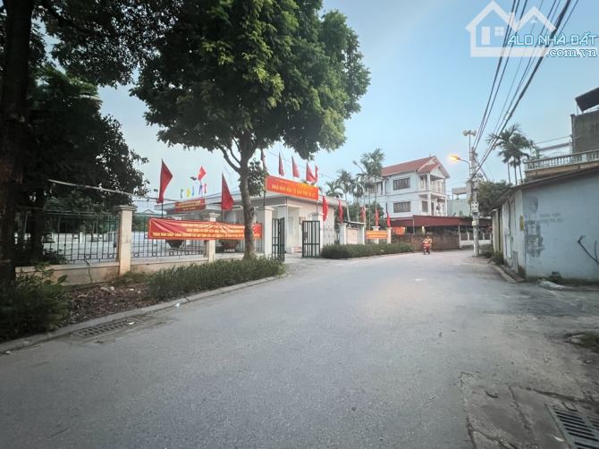 BÁN ĐẤT LONG BIÊN – LÔ GÓC – 7 CHỖ ĐỖ CỬA - GIÁ KHÔNG TƯỞNG