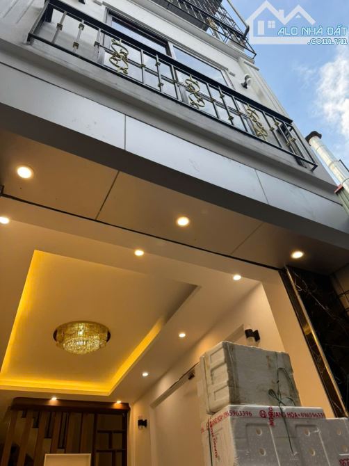 Bùi Xương Trạch, Thanh Xuân, ở ngay 42m2, 3.5 tầng, 2 mặt thoáng giá 4.2 tỷ.