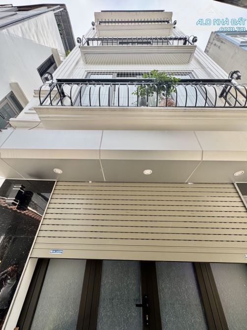 B.á.n nhà TAM TRINH 38m2 5tầng 8,45tỶ Gần phố, Lô góc, Nở Hậu nhà mới 99% full nội thất