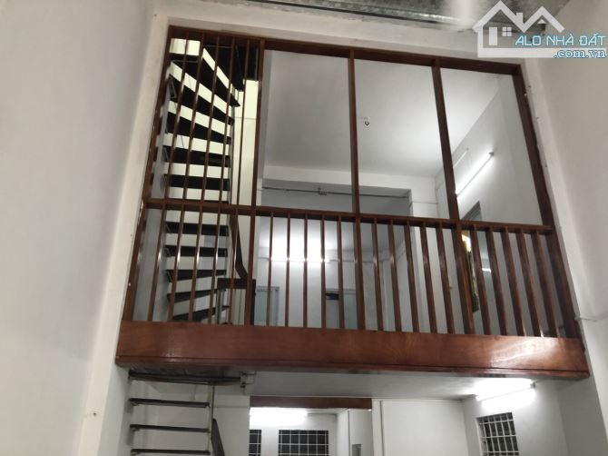 Cho thuê nhà ngõ 491 Đường La Thành, Phường Thành Công, Ba Đình. DT 50m x 3 tầng, giá 9tr