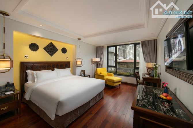 Bán khách sạn mặt phố Nguyễn Trường Tộ 175m2, 16 tầng, mặt tiền 7.5m, 165 tỷ - DT 2 tỷ/th - 10