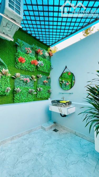 Bán Mặt tiền Hẻm 8m Thông, Gần chợ Tân Sơn, 4m x 17m, 4 Tầng, Có Thang Máy, 12 Tỷ x - 10