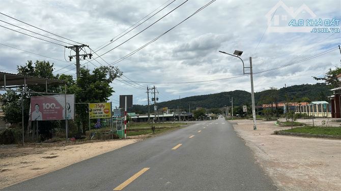 Bán 1550m2 có 300m2 đất ở ONT mặt tiền đường ĐT 711, ngang 19m giá tốt nhất chỉ 2.5 tỷ - 10