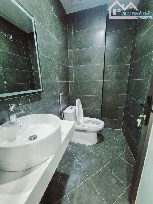 6 tầng thang máy xây mới, 15m Phố Đội Cấn, full nội thất từng phòng thông, 46m2. Giá 15 tỷ - 10