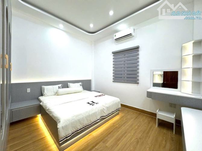 Bán Nhà SHR 3 LẦU Mới 100% Đẹp Lung Linh Hẻm 1113 Đường Huỳnh Tấn Phát, Quận 7.  Full Nội - 10