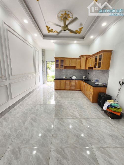 Bán nhà Hoàn Công 1 trệt 2 lầu P.Tân Bình, TP.Dĩ An chỉ 4 tỷ 6 TL M7566 - 10
