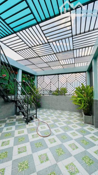 Bán Mặt tiền Hẻm 8m Thông, Gần chợ Tân Sơn, 4m x 17m, 4 Tầng, Có Thang Máy, 12 Tỷ x - 11