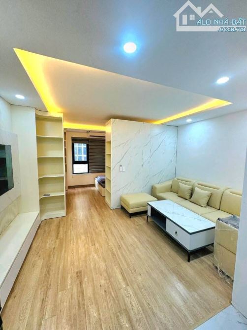 Đội Nhân 10 tầng thang máy, có hầm, oto tải tránh vỉa hè, full nội thất xịn. Giá 24.5 tỷ - 11