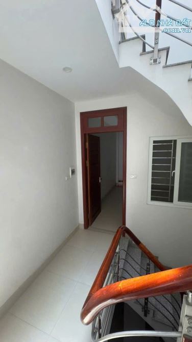 Bán nhà Đội Cấn, nội thất như hình, dựa vào ở ngay - 11