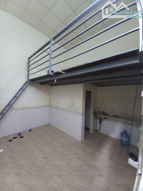 DÃY TRỌ MẸ SUỐT – Ô TÔ ĐỖ CỬA – SAU LƯNG ĐH SƯ PHẠM & TÔN ĐỨC THẮNG - LCU224 - 1