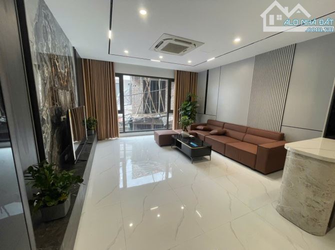 Bán nhà mới Quận Long Biên – 100m², thang máy, kinh doanh, ô tô 2 chiều. - 3