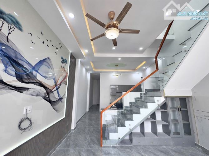 NHÀ 1 TRỆT 1 LẦU HOÀN CÔNG TẠI P. BỬU HÒA ( NAY LÀ P. BIÊN HÒA ) chỉ 2T850 - 1