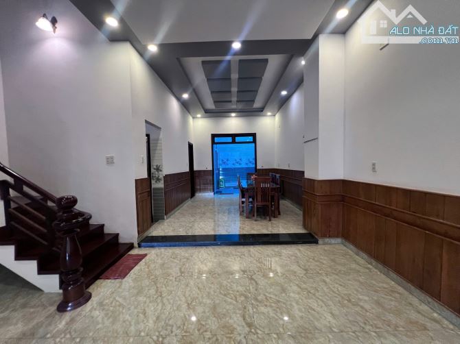 bán nhà 3 tầng, 10 phòng ngủ, dòng tiền 30tr/tháng, đường 30m, khu đô thị vĩnh điềm trung - 1