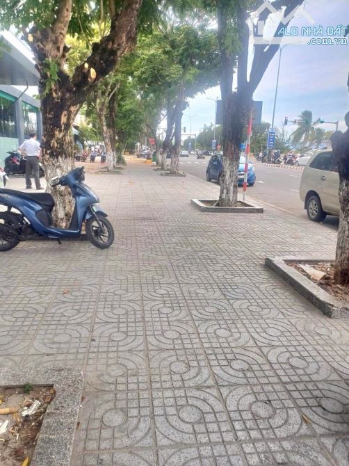 BÁN ĐẤT LÔ GÓC NGUYỄN TẤT THÀNH - THANH KHÊ - MT 7M5 - 1