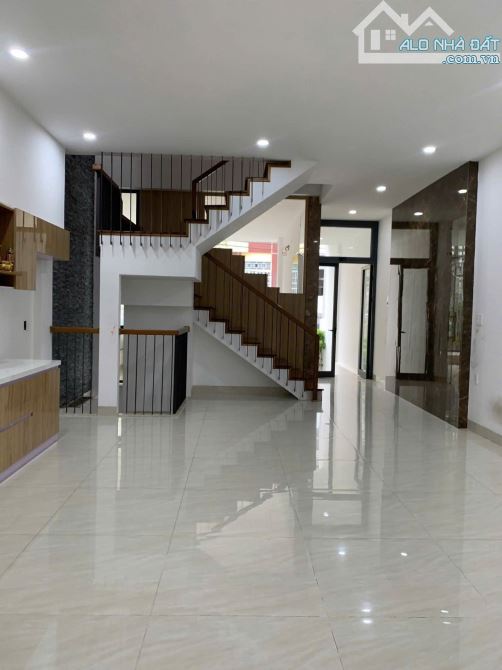 Bán nhà 3 tầng mặt tiền đường 7m5 khuê trung - Cẩm lệ - 1