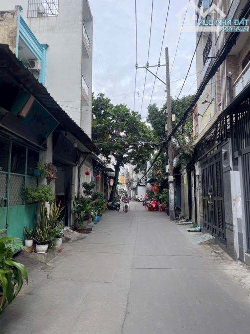 Quận Tân Phú-Nhà đẹp-Hẻm 5M-Giáp Q11-Trịnh Đình Trọng-P.Phú Trung-65m2-5x13-4tầng-4PN - 1