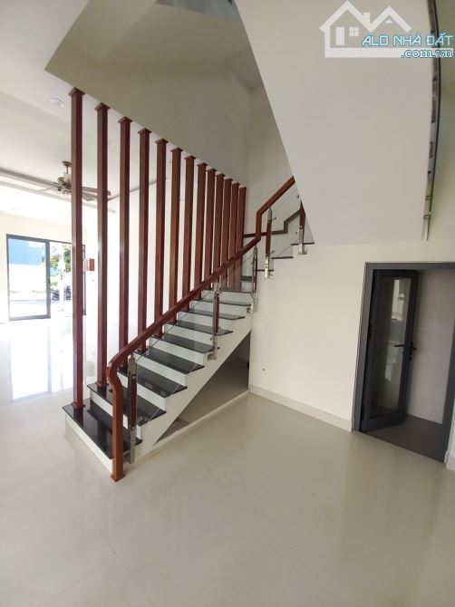 bạn:  ⸻  🔥 LÔ GÓC 50M RA BIỂN – NHÀ MỚI KENG – ĐƯỜNG 7.5M – VỈA HÈ 4M – KINH DOANH ĐỈNH - 1