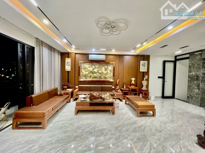 Bán Biệt Thự Quận Long Biên 63m2-Mt 6m-PHÂN LÔ Ô TÔ TRÁNH, VỈ HÈ-THANG MÁY, KINH DOANH-2x - 1