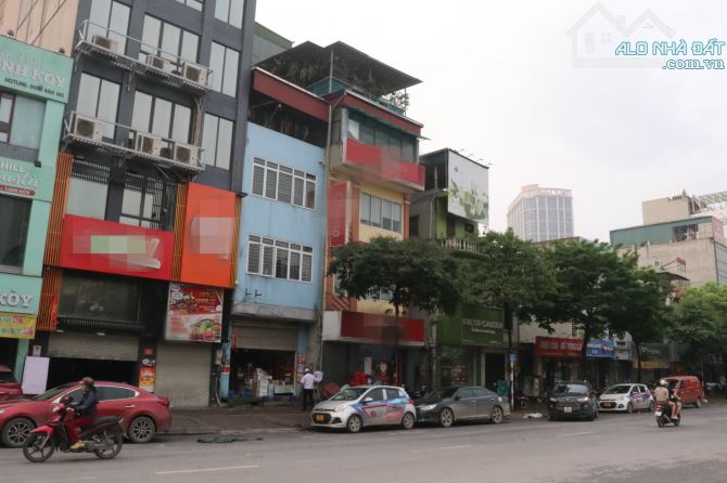 NÀNG THƠ TRÊN PHỐ - BÁN MẶT PHỐ TRẦN HƯNG ĐẠO - 200M2 - MT 15M - 1