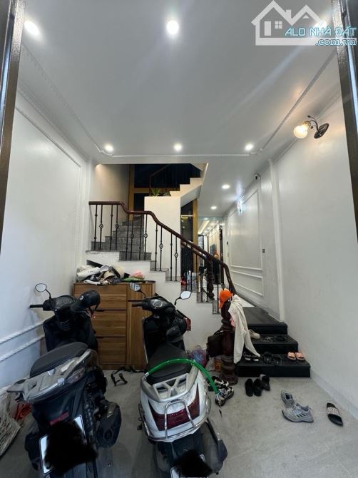 Vip! Bán nhà Đội Cấn 7 tầng thang máy ,ngõ nông ,dt 35m ,mt 4m - 1