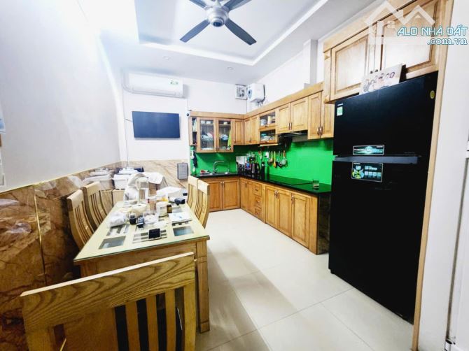 Bán nhà, còn mới, gần phố  Đội Cấn, Ba Đình, dt: 45m2, giá 9 tỷ 100 tr - 1