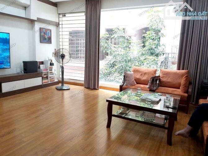 BÁN NHÀ NGUYỄN KHÁNH TOÀN 55m2. HAI THOÁNG - PHÂN LÔ + GARA Ô TÔ. VĂN PHÒNG ĐẸP - 1