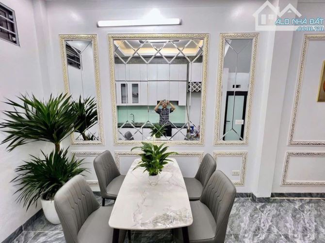 Bán nhà Ngoại Giao Đoàn, DT 40m, MT 4m, tặng nội thất, ô tô đỗ cửa, gần Đại Sứ Quán Hàn - 1