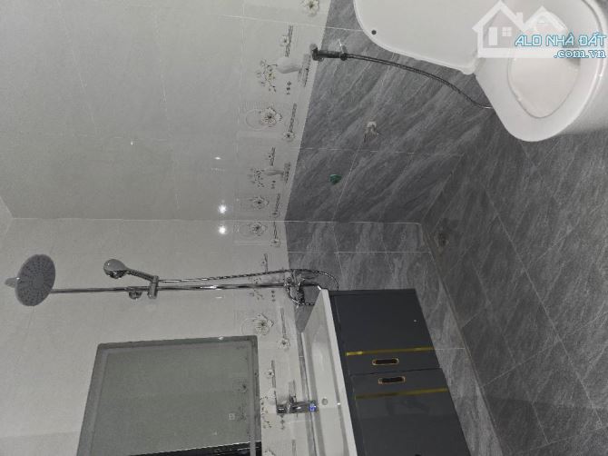 Bán nhà  khu vực Cầu Diễn mới tinh tươm - 1