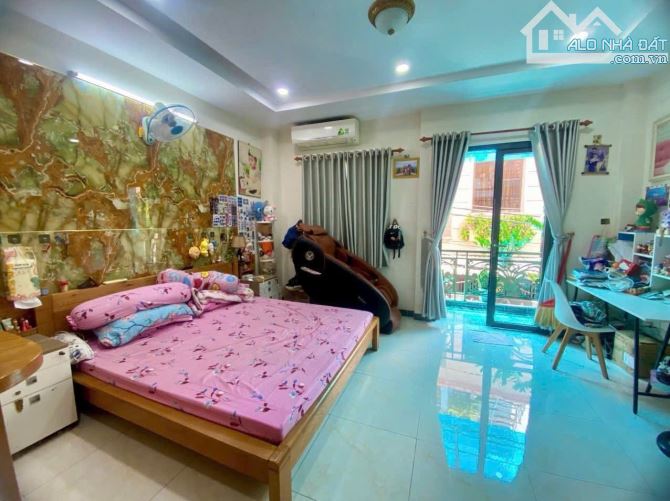 Khu phân lô 488 Cộng Hoà, 5x11m, 4 phòng ngủ, xe ô tô thông, Tân Bình - 1