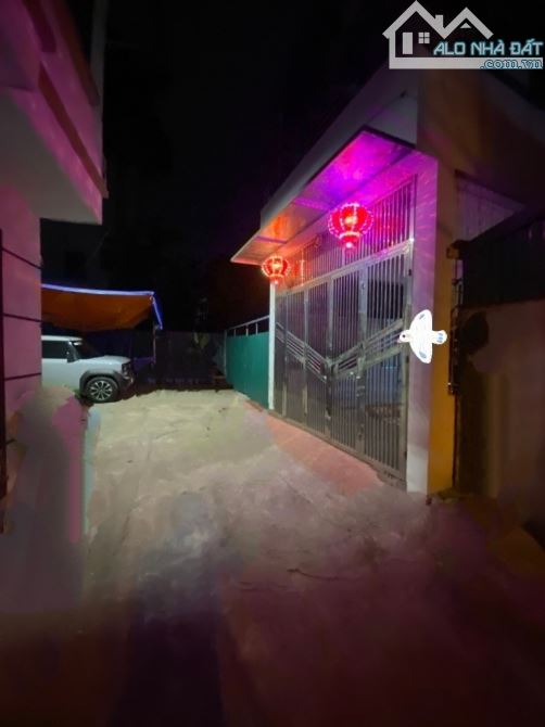 TRUNG TÂM NGỌC THUỴ - ĐƯỜNG RỘNG NGÕ THÔNG SANG VIỆT PHÁP - ÔTÔ 7 CHỖ - 1