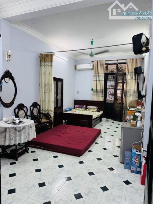 BÁN NHÀ PHỐ HUẾ -Q.HBT-MT  RỘNG BỀ THẾ-KD VÔ ĐỊCH  100m2-3 TẦNG-MT 6.8m-45 TỶ - 1