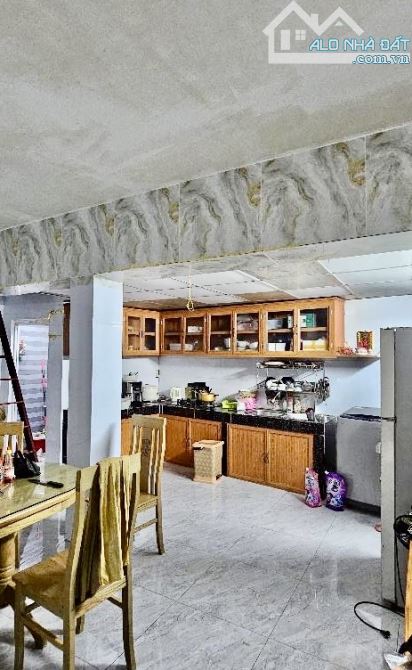 Đường Lê Tấn Bê  96m2- 2 tầng. - 1