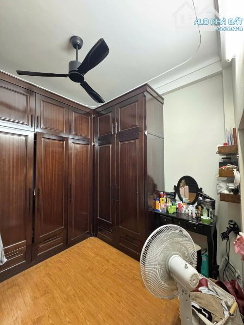 Cho thuê nhà nguyên căn 203 Kim Ngưu, 35m2, 4 tầng, 4 ngủ, 3 WC, 12 Triệu - 1