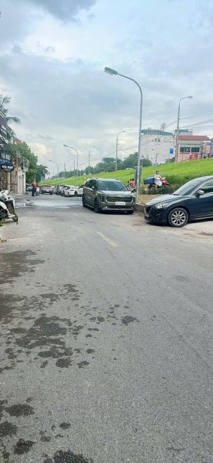 Đất Mặt phố Lâm Du, 643m, vỉa hè ô tô tránh, KD, xây gì cũng đẹp, giá hấp dẫn 123tr/m2. - 1