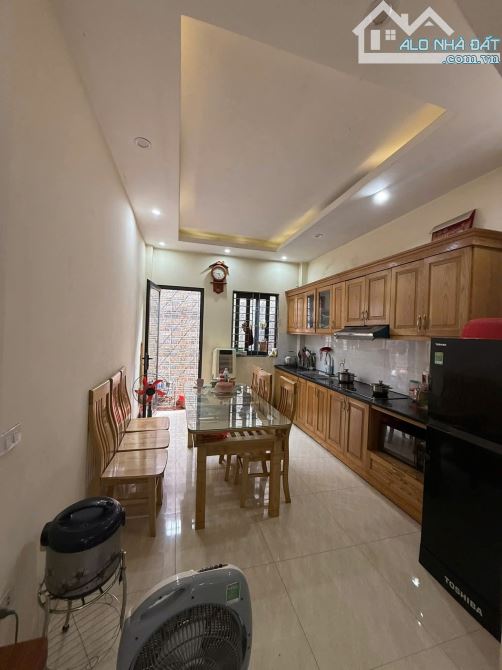 Tôi đang cần bán nhà 48m ,5t tại Tô Hiệu,Hà Đông ngõ rộng,tiện ích tốt chỉ 8t - 1