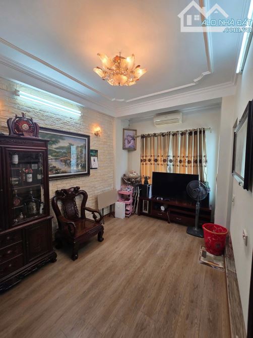 Bán nhà phố Láng Hạ 60m, Vị trí đắc địa, Mặt phố, Kinh doanh, Ô tô đỗ cửa, 14 tỷ - 1