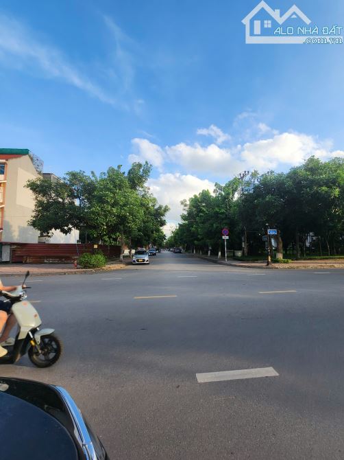 Bán lô mặt Thanh Niên TĐC khu 10 Đại Phúc gần công viên Văn Miếu.  / DT 77m2 mặt tiền 5,5m - 1