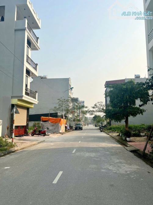 BÁN LÔ TRỤC CHÍNH YÊN MẪN, VẠN AN, BẮC NINH. NGAY GẦN ĐƯỜNG H100. DT 73,1M2 GIÁ RẺ 6,5 TỶ - 1