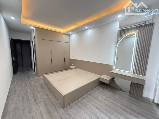 Vũ Ngọc Phan, Đống Đa, thang máy, ngõ thông, 30m oto đỗ,10.3 tỷ - 1