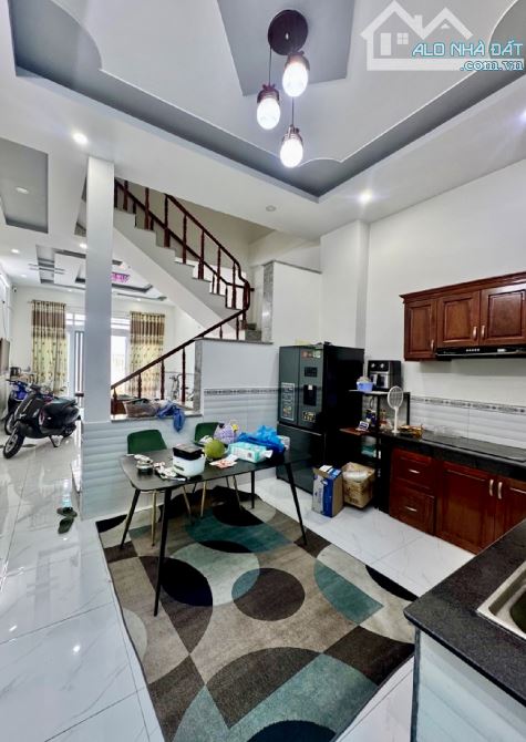 Bán Nhà 4 Tầng Lê Văn Khương – HXH – Ngang 4.5m – 4PN – 5WC – 5.5 Tỷ – Hiệp Thành, Quận 12 - 1
