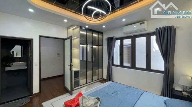 PHỐ DOÃN KẾ THIỆN Ô TÔ FULL NỘI THẤT XỊN 30m2 6 tầng mặt tiền 5.2m Giá 11.8 tỷ - 1