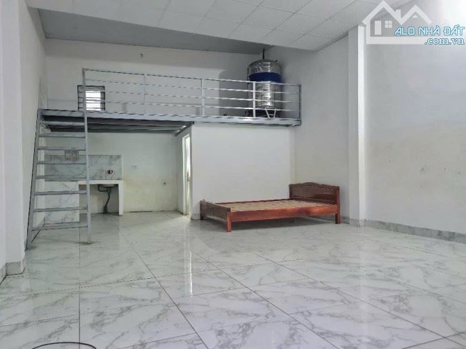 SẴN NHÀ CẤP 4- ĐƯỜNG THÔNG -GẦN TRỤC CHÍNH- MẶT TIỀN QUYỀN LỰC Giá : 3.08 tỉ  Vị trí: Đại - 1