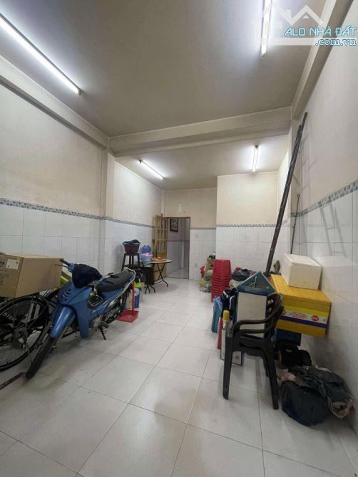 HOT, CẦN BÁN GẤP MTKD ƯU LONG [P11, Q8] DT: 88M2 (4.2 X 21), 3T, 3PN, 2WC CHỈ 12.5 TỶ - 1