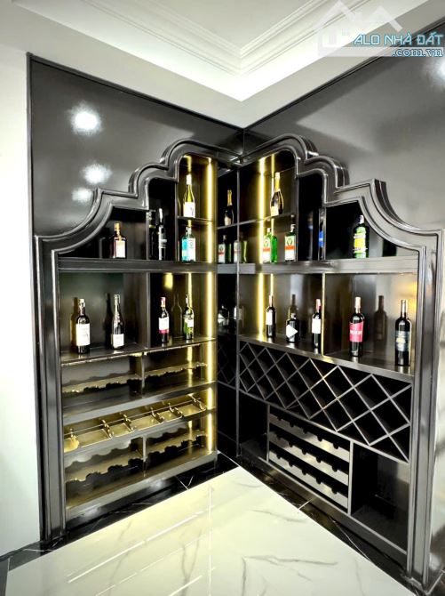 Gấp gấp nhà hẻm Hoàng Việt - cách mặt tiền 30m - 65m2 - 4.8x14m - 4 tầng - 4PN - 11 tỷ - 1
