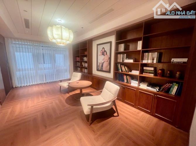 Bán Biệt Thự KĐT Việt Hưng 120m, mặt tiền và hậu 6m, thang máy, view thoáng 41 tỷ có TL - 1