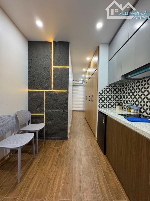 Bán Tòa CHDV Vũ Ngọc Phan, Gara ô tô, 95m², giá 41.9 tỷ 🏡✨ - 1