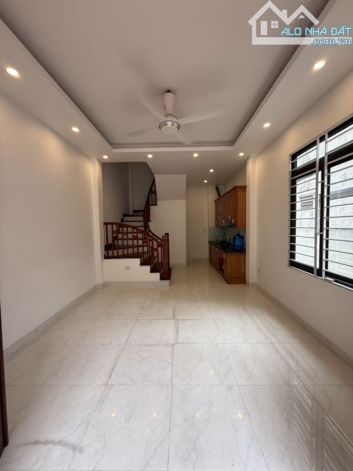 🌟 NHÀ LÔ GÓC 5 TẦNG - Ô TÔ ĐỖ CỬA - TRUNG TÂM PHƯỜNG THẠCH BÀN - GIÁ TỐT 5.x TỶ! - 1